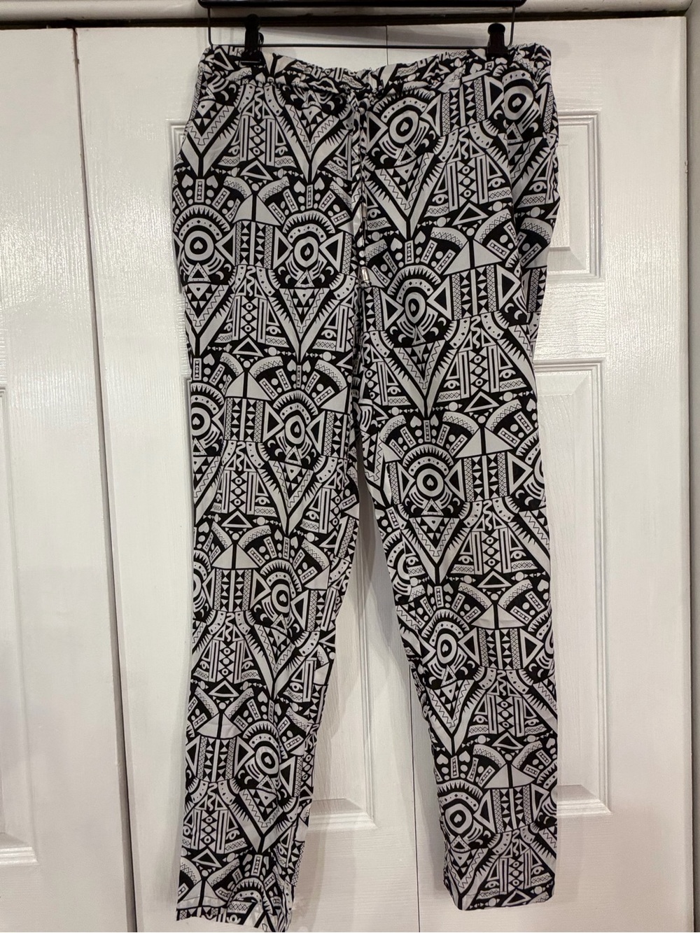 H&M Black & White Aztec-Style Skinny Pants